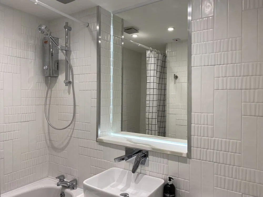 Leith Street Suite