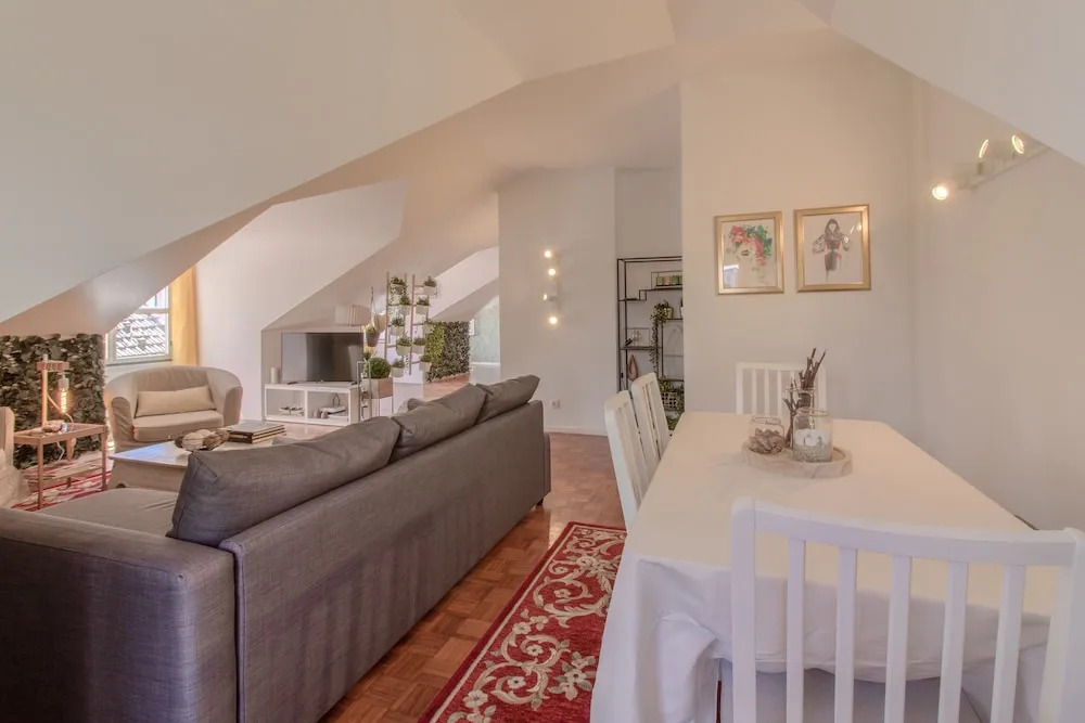 Beautiful flat with balcony & Great location