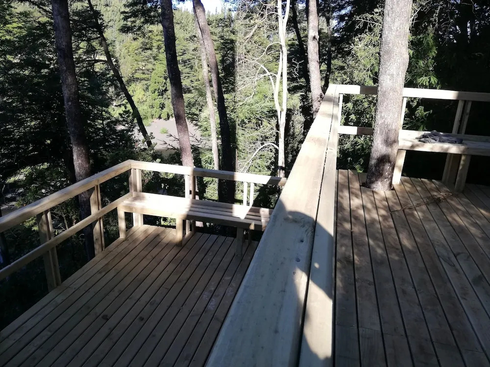 Wonderful rustic cabin, with native trees, with Rio Trancura, equipped