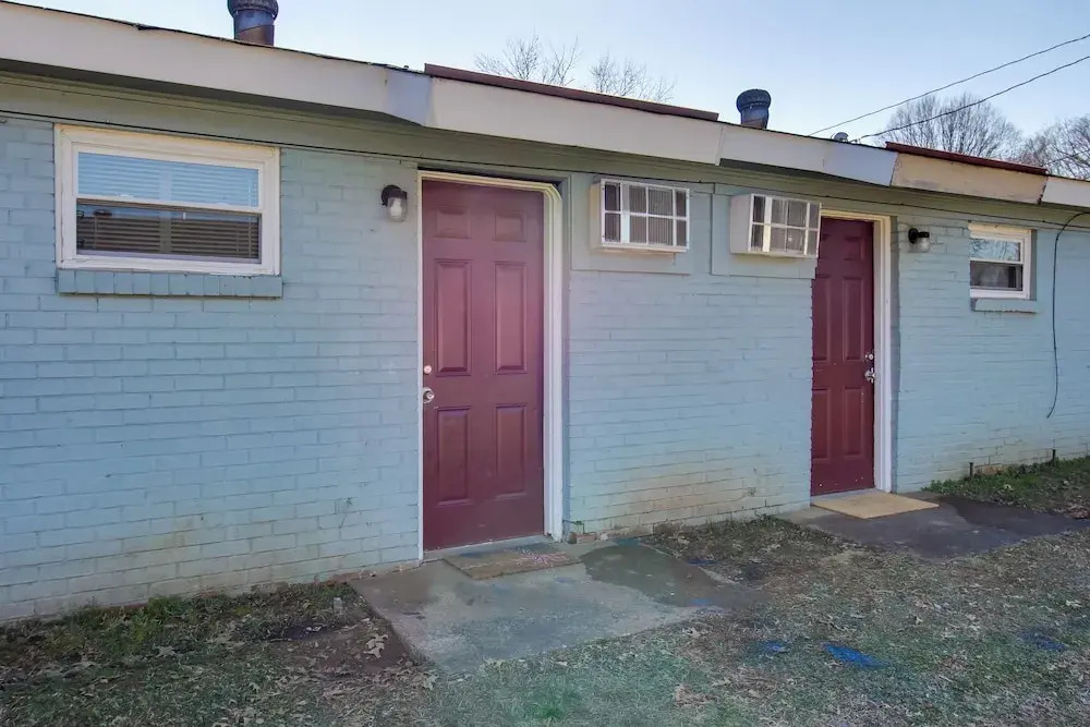Huntsville Studio w/ Workspace Near Downtown
