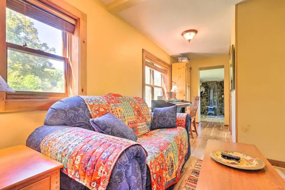 Rustic-Yet-Cozy Cabin w/ Patio, 12 Mi to Asheville