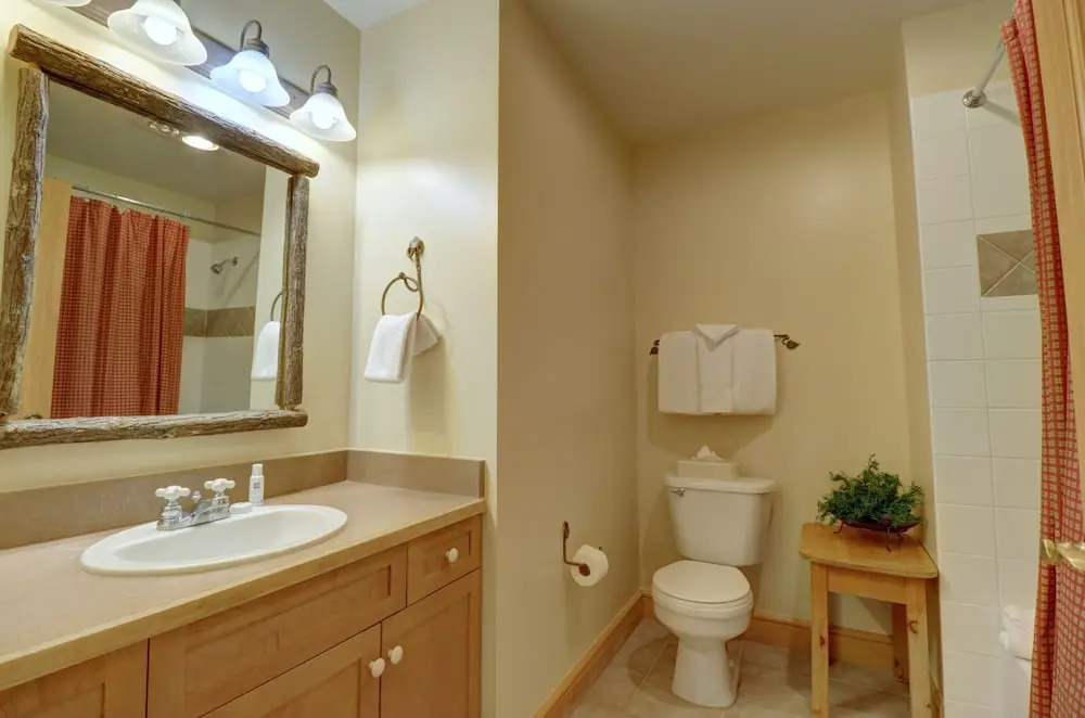 Spacious Copper Springs Condo Surrounded by Beautiful Views - CS431 by Redawning
