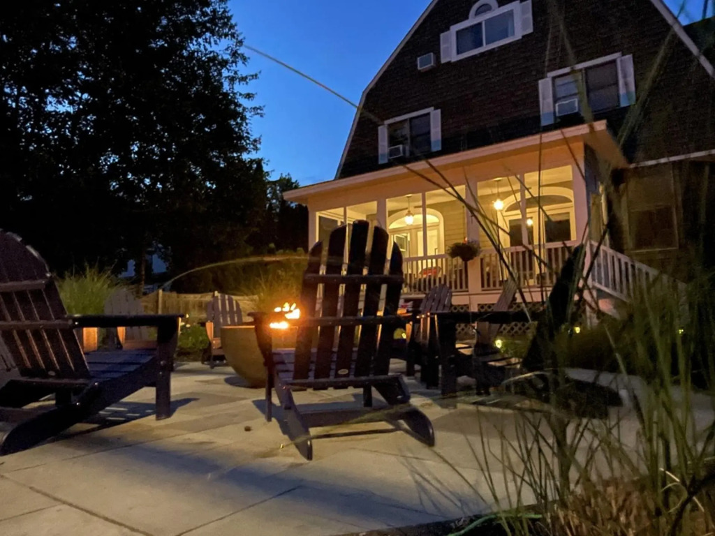 White Sails Inn