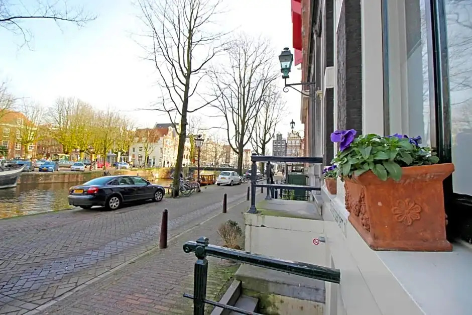 Cozy Jordaan canalhouse near Anne Frank House