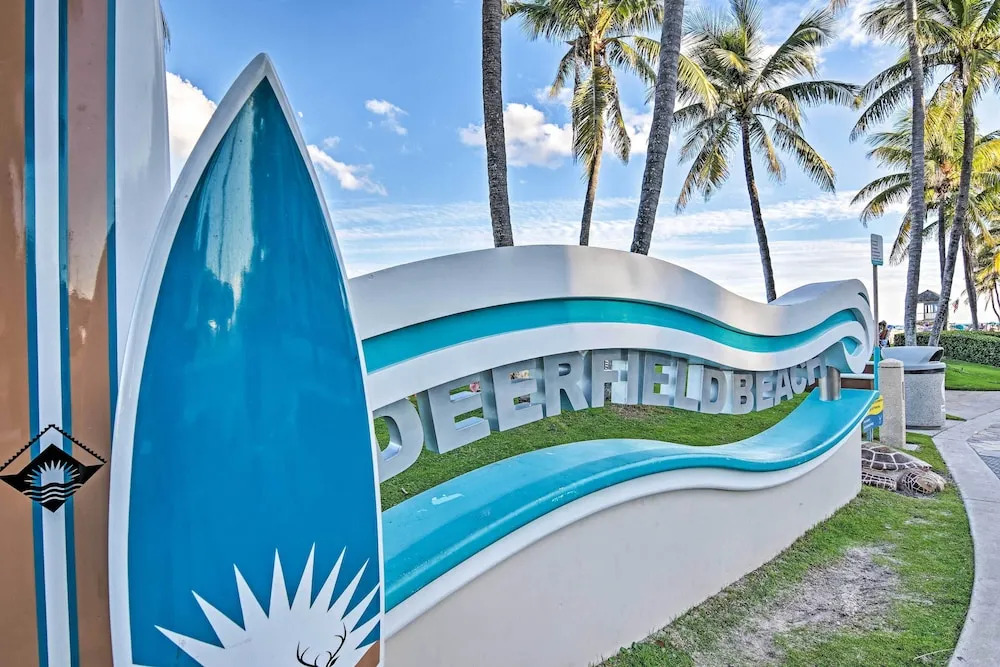 Walk to Ocean: Chic Deerfield Beach Cottage!