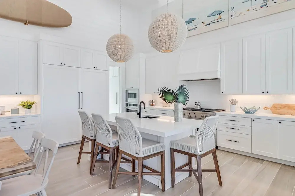 Lakeside Luxury 230 LAK