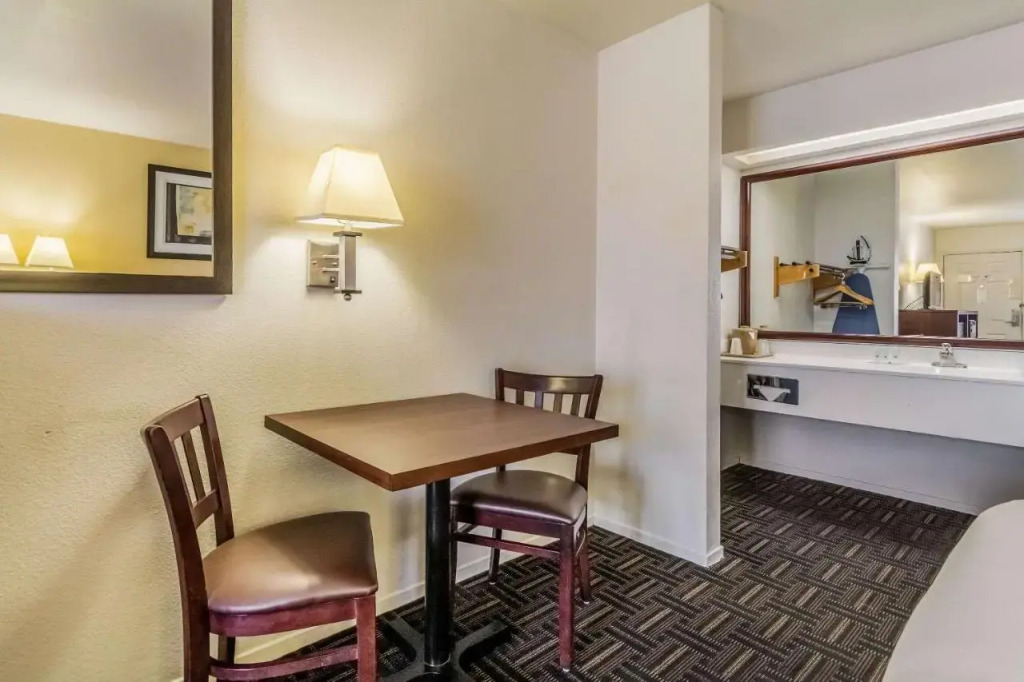 Super 8 Motel - Fresno/North CA