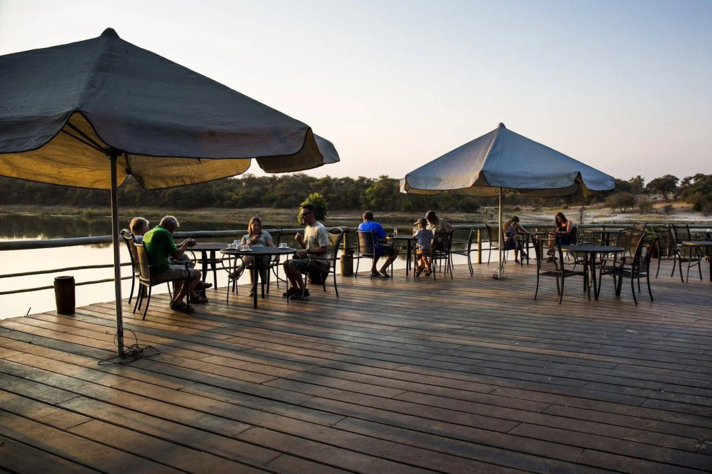 Hakusembe River Lodge