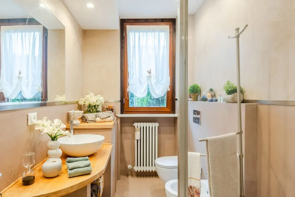 Casa Ambra in Lucca With 1 Bedrooms and 1 Bathrooms