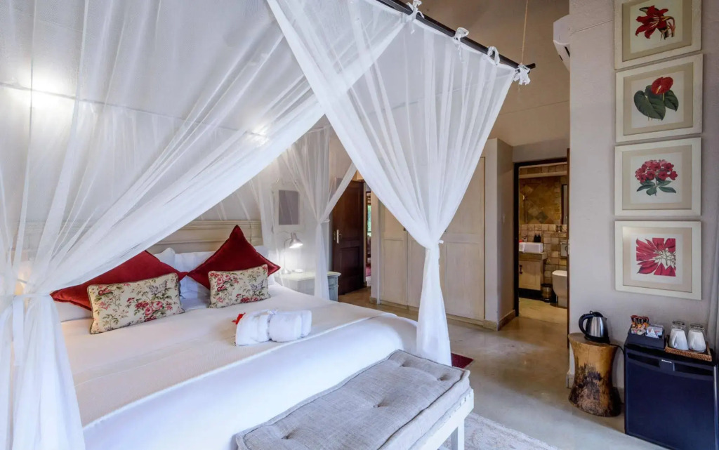 Khaya Ndlovu Safari Manor