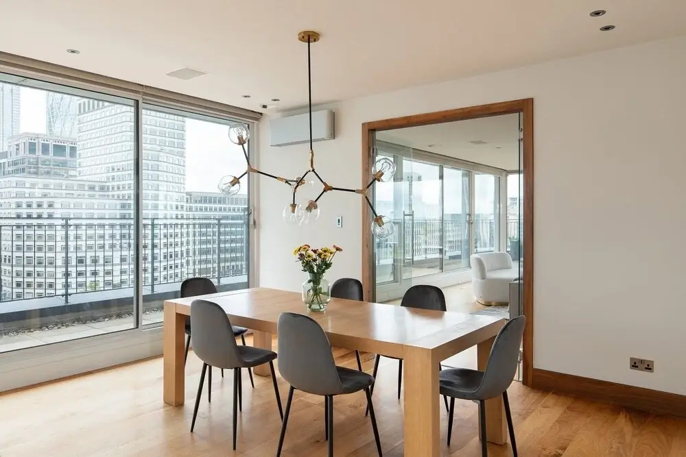 The Canary Wharf Secret - Glamorous 2bdr Flat w Terrace and Parking