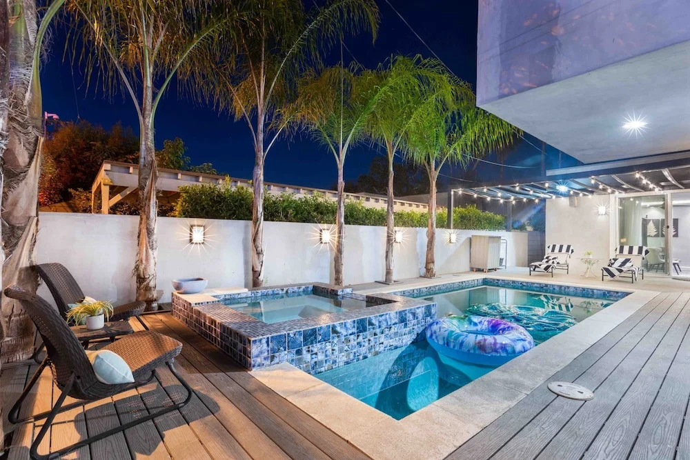 Walefield by Avantstay Mid-wilshire Home + Pool