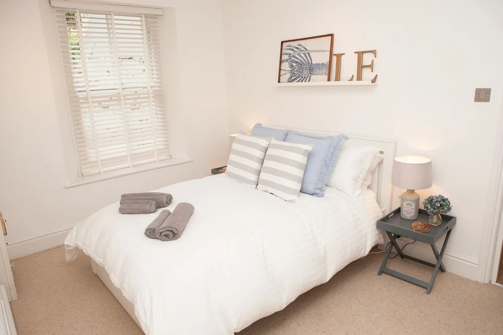 2 Bedroom Apartment in Prime Clifton Location