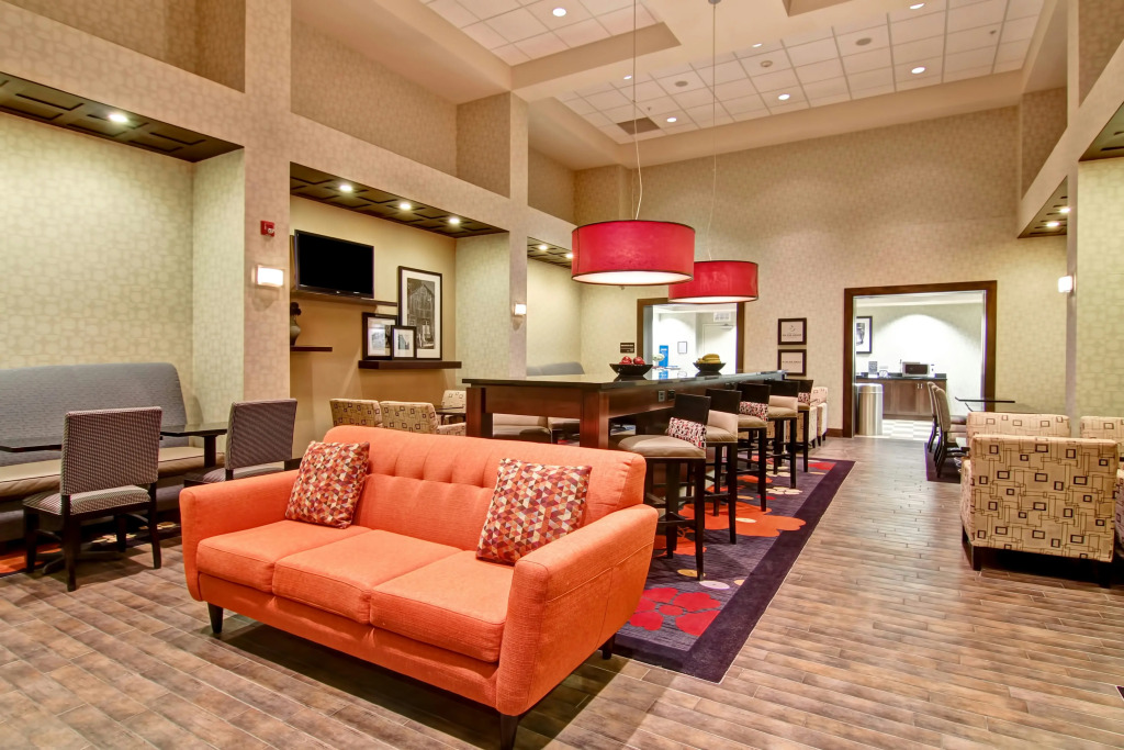 Hampton Inn & Suites Red Deer