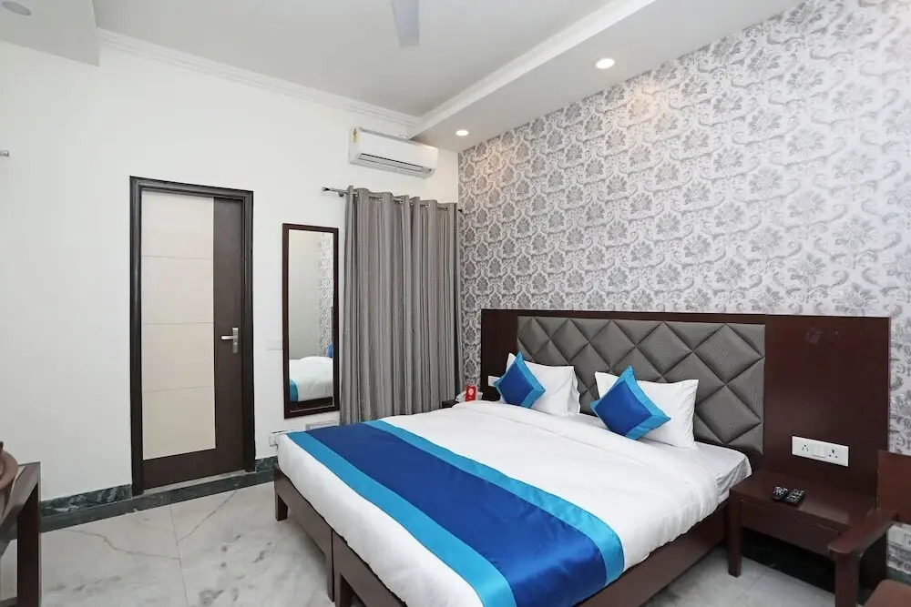 Hotel Tulip Suites By OYO Rooms