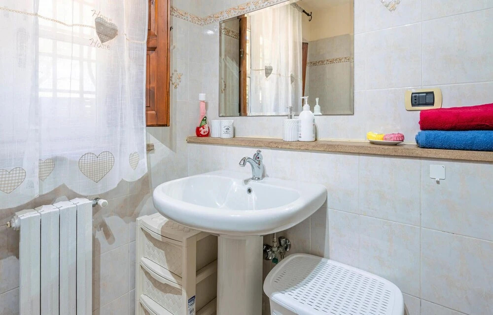 Awesome Apartment in Lucca With 2 Bedrooms
