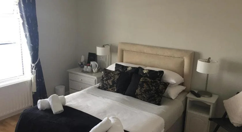 Coral Gables Guesthouse & Campsite