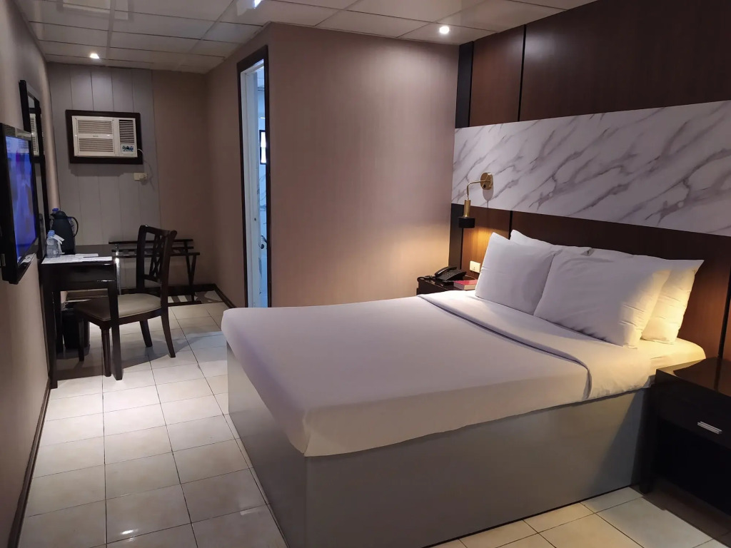 Star Plaza Hotel