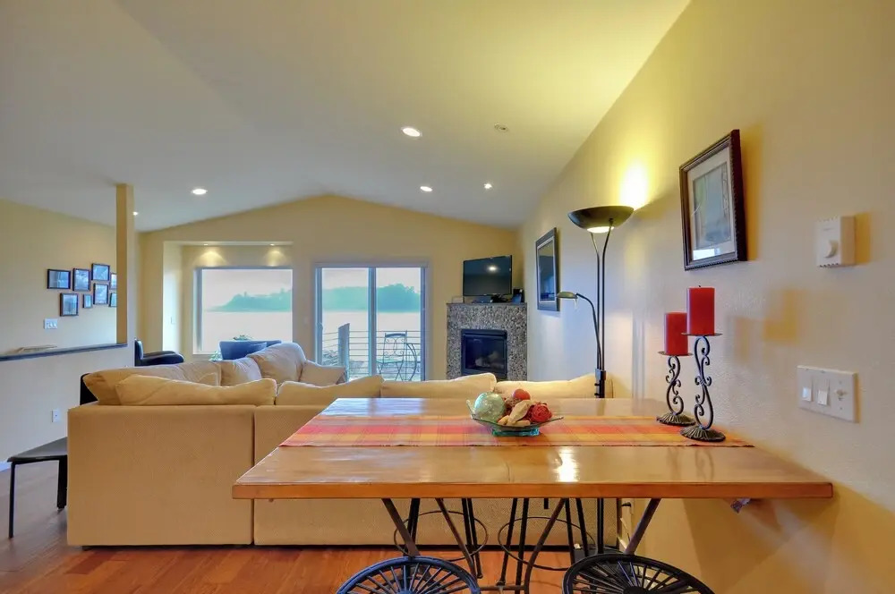Waterfront Oregon Abode w/ Balcony & Ocean Views!