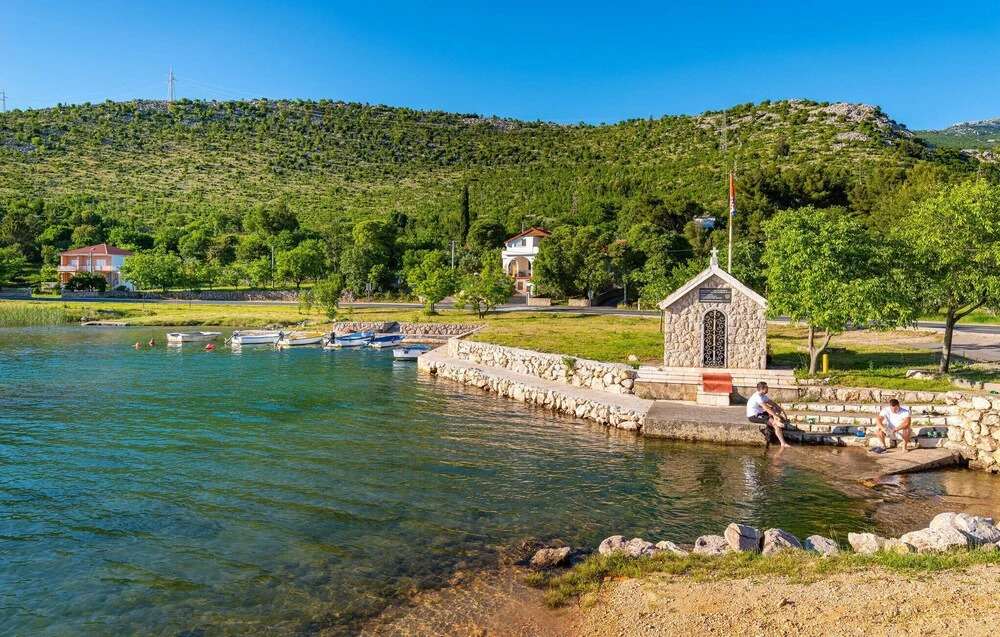 Stunning Home in Modric With 3 Bedrooms and Wifi