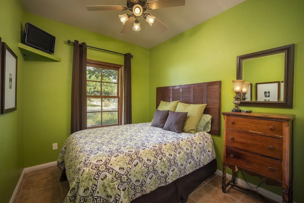 Gruene Getaway 3 Bedroom Condo