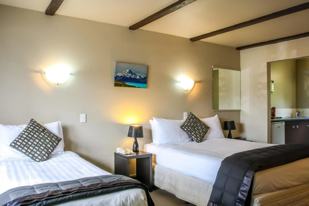 Camelot Motor Lodge