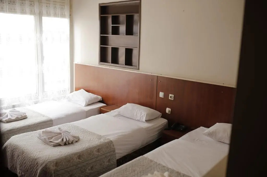 Otel Unlu