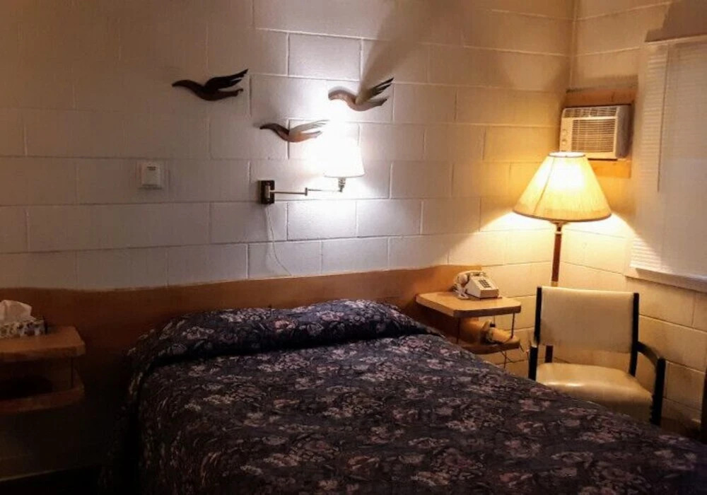 Broadus Motel
