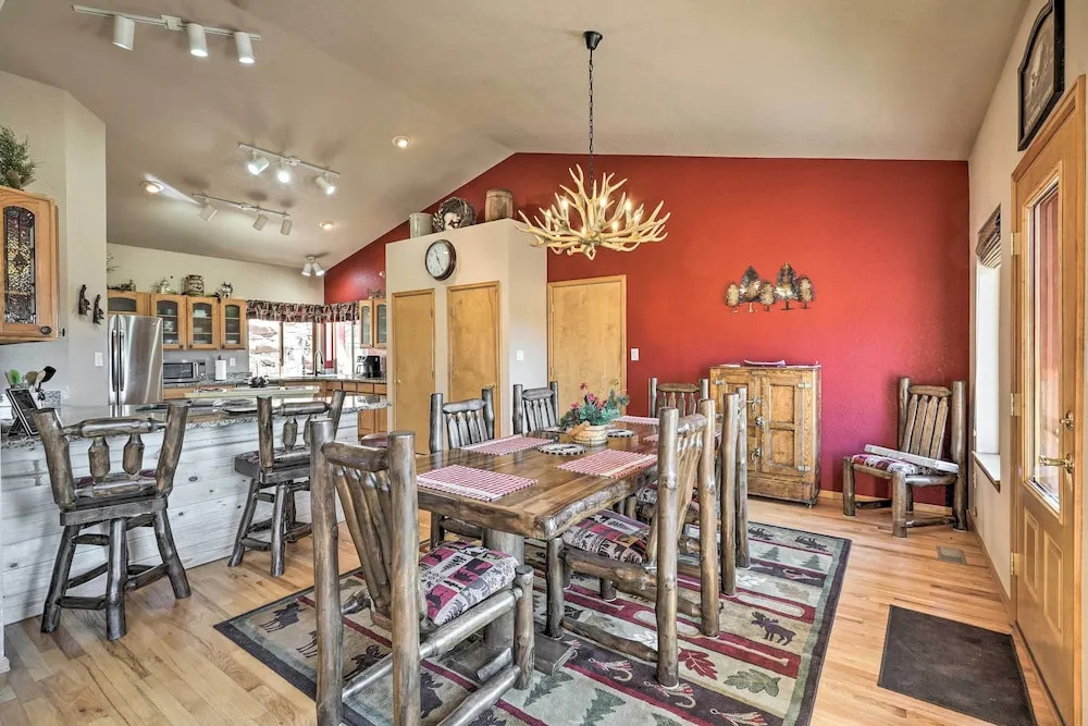 Mtn-view Cabin w/ Deck, 3 Mi to Cripple Creek!
