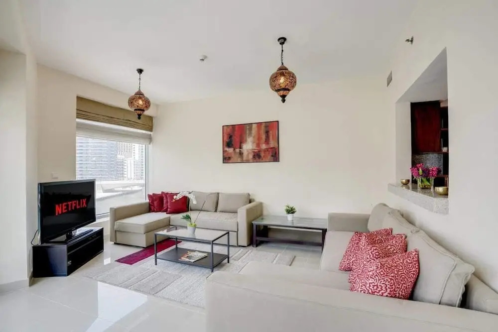 Modern Apartment in Dubai Marina Amazing Pool!