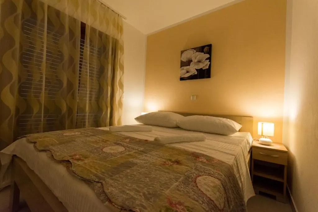 Apartments Bisera