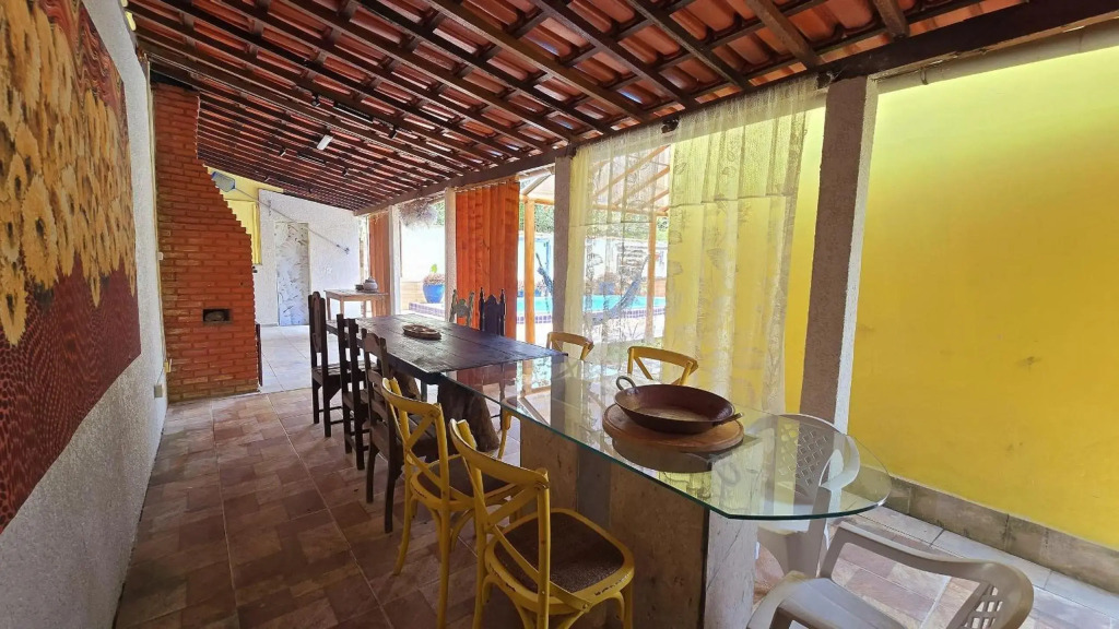 Casa Amarela com 7 quartos para 20 pessoas em Porto Seguro