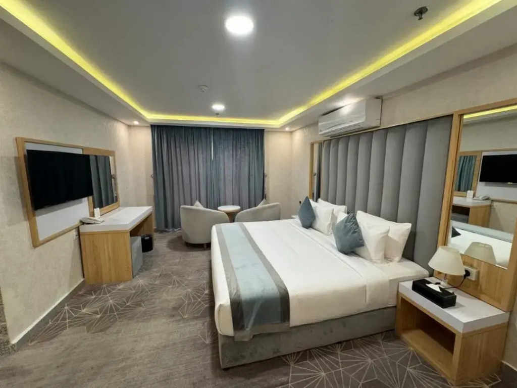 Rose Land Hotel