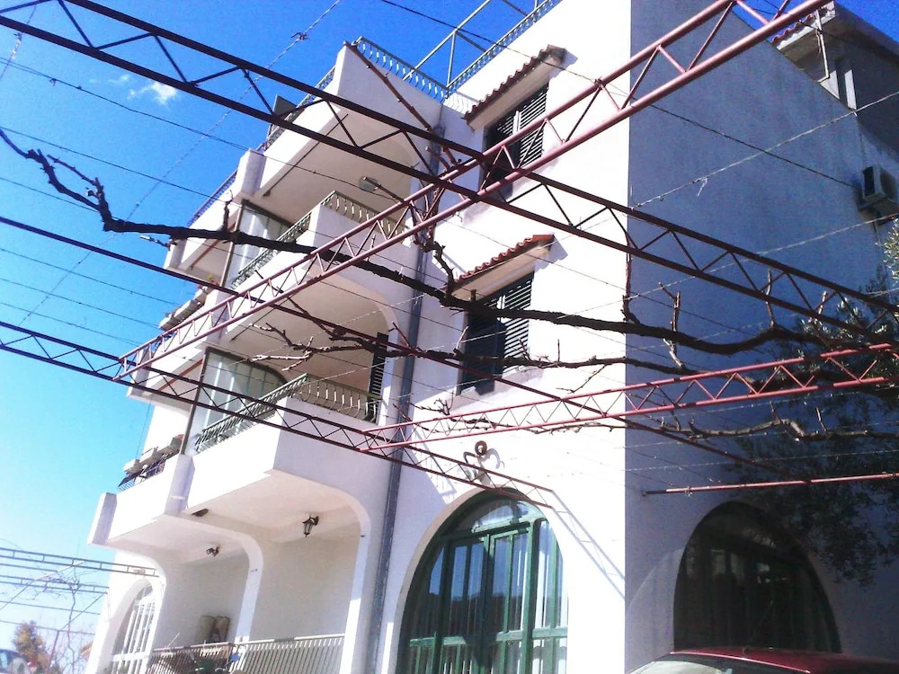 Hoxha rooms