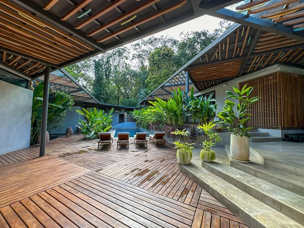 Caribbean Courtyard Villas 6 to 10 pp