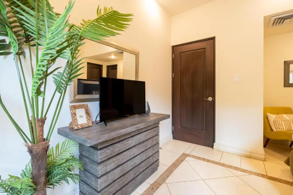 Bocaraca 2 - Luxury 2 BR Condo