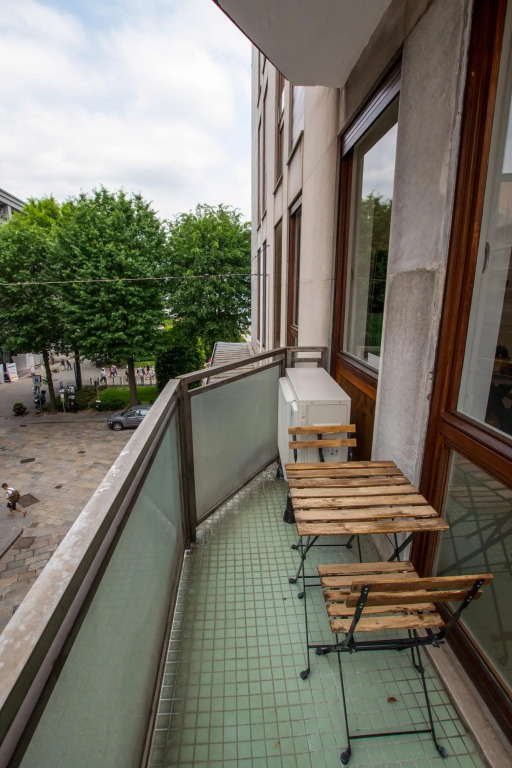Luxury Apartment With Balcony