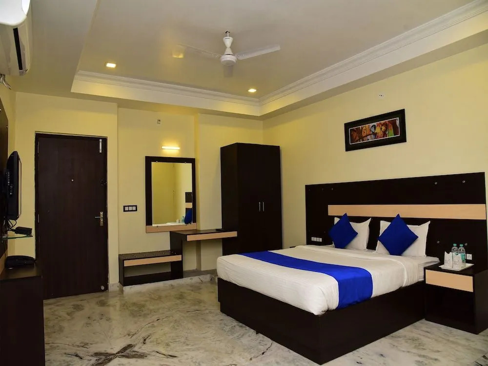 OYO 16381 Htl Shivani