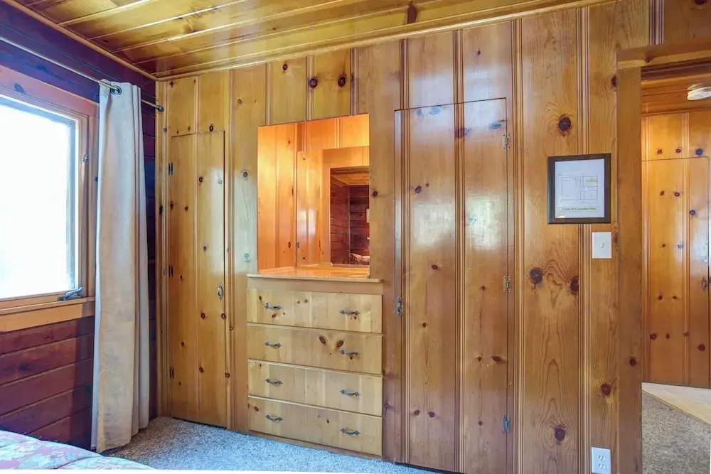 Hansen Cabin