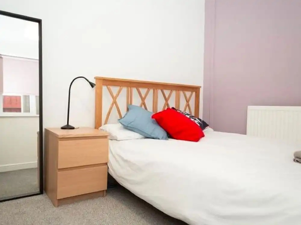 Homely Holiday Home in Gloucester Near Over Bridge