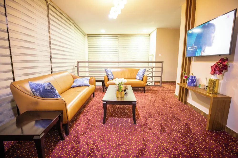 Volta Serene Hotel