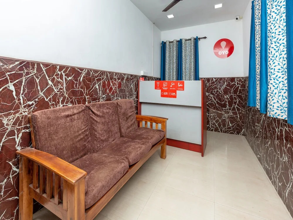 OYO 19396 Cristal Residency
