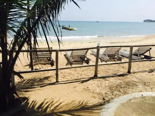 Tsunami beach hotel arugambay
