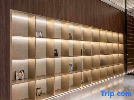 Tanyue Seaview Hotel (Zhanjiang Jinshawan Beach Wanda Plaza Branch)