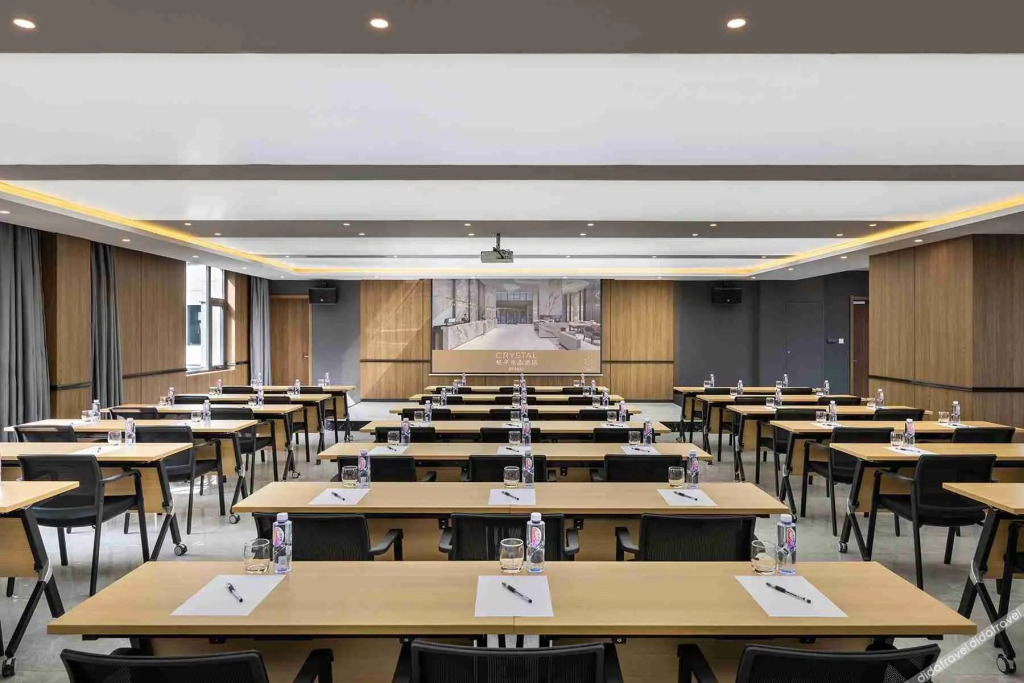 Orange Hotel  (Shanghai Hongqiao Railway Station Store)