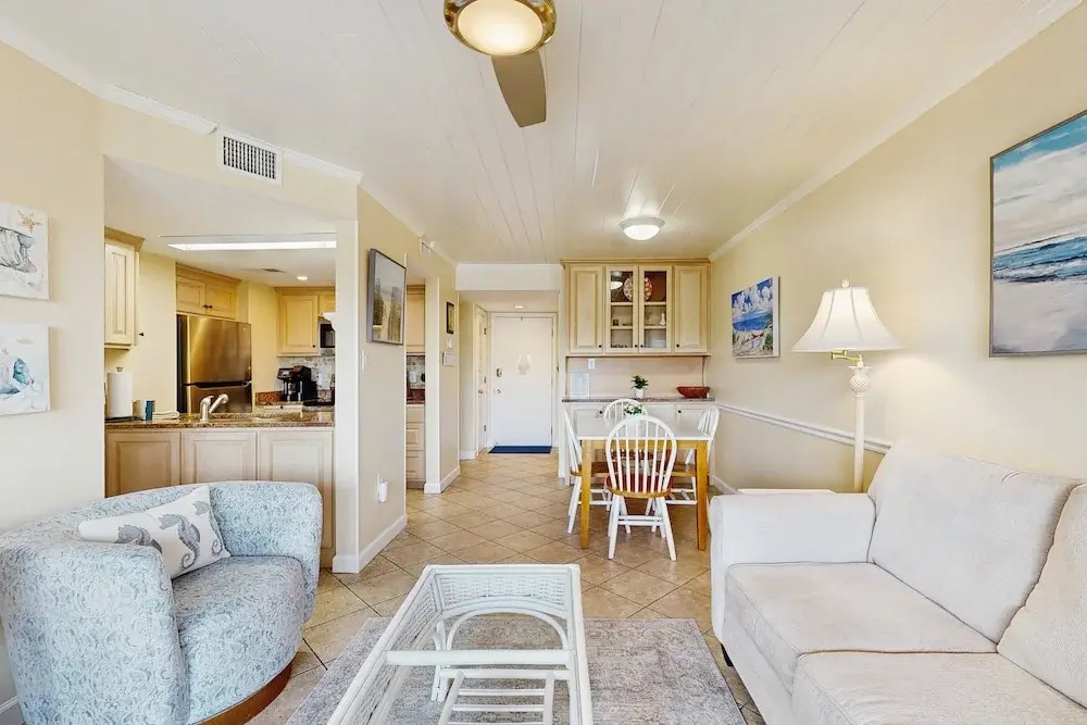 Ocean-view Condo With Pool, Balcony, AC & W/D - Walk to Beach & Near Downtown
