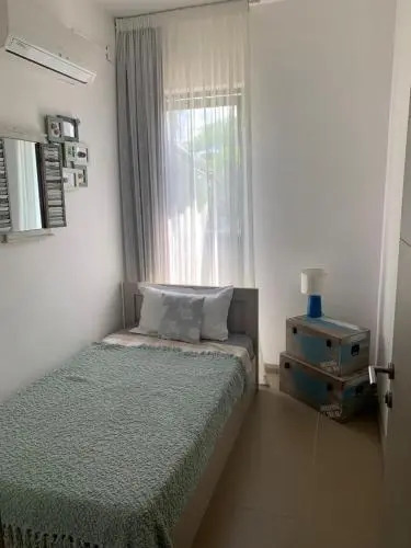 Azuri Beachfront Apartment 8