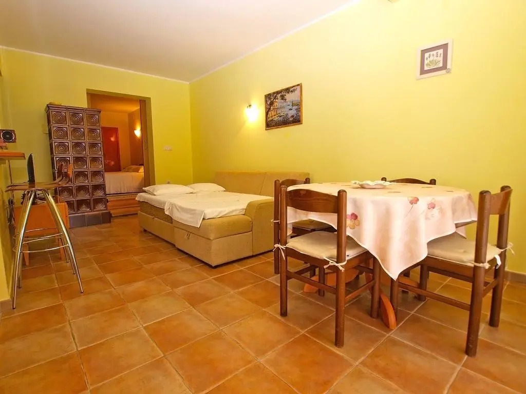 Apartment 389