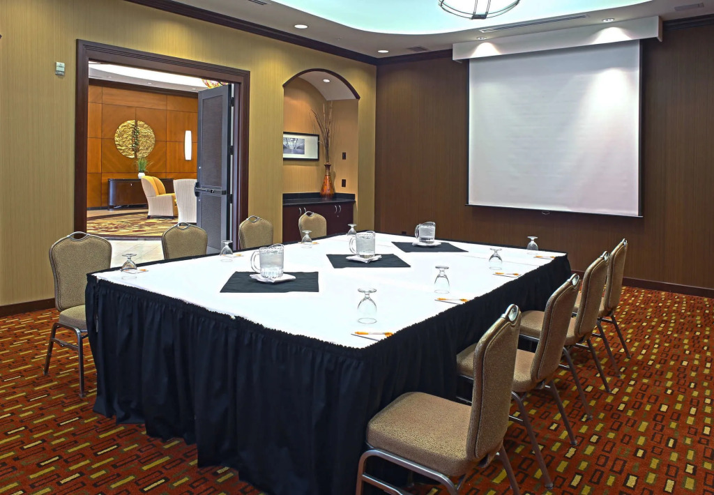 Courtyard by Marriott Hamilton