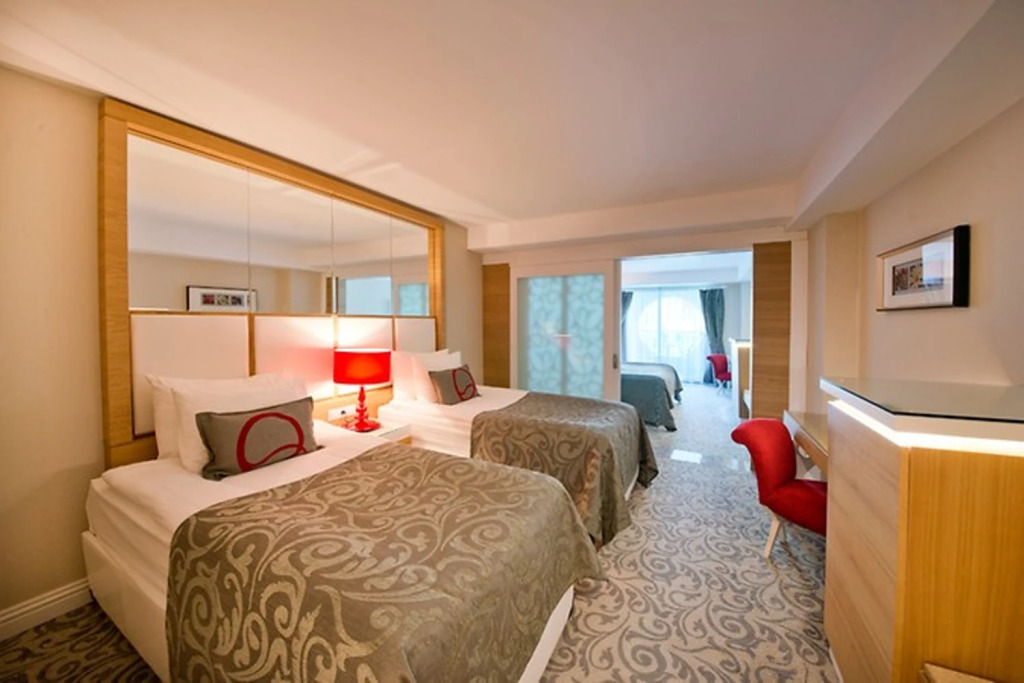 Отель Q Premium Resort